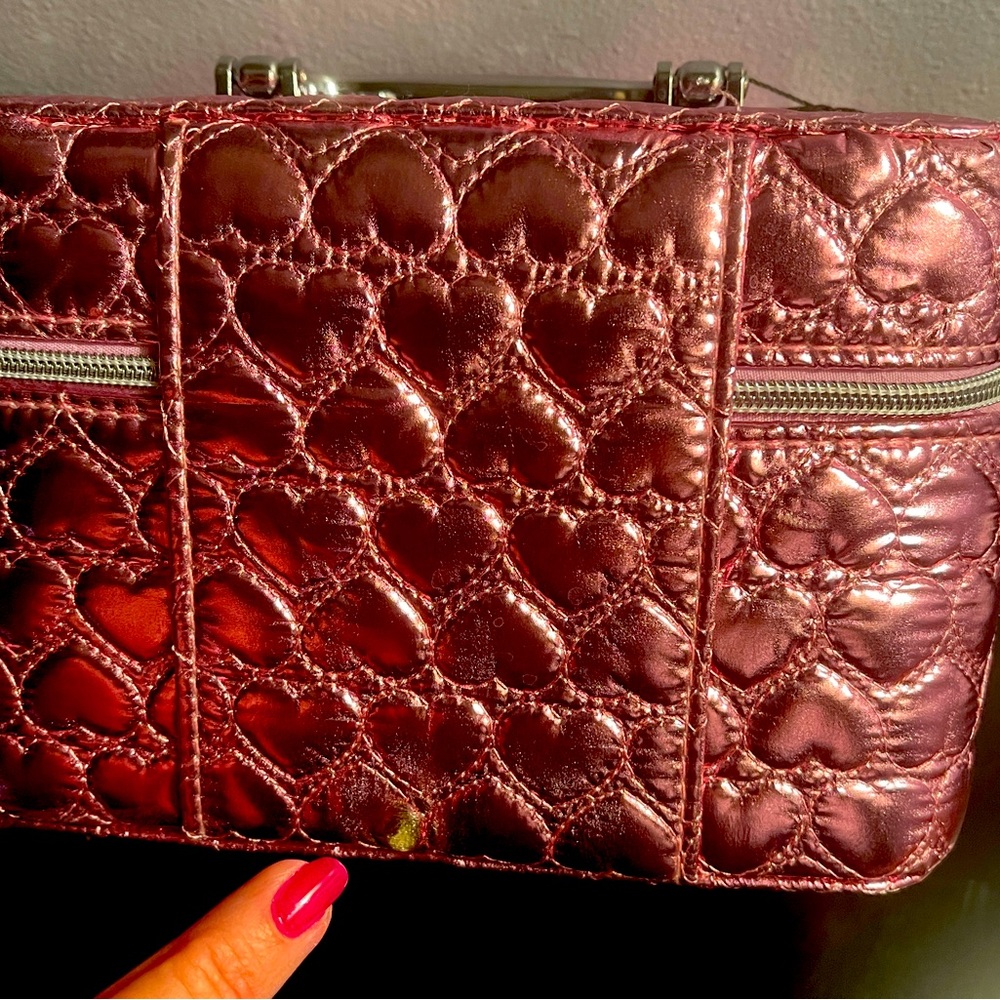 Juicy Couture Cosmetic Case filled with goodies NWT Metallic Quilted Pink - Picture 8 of 10